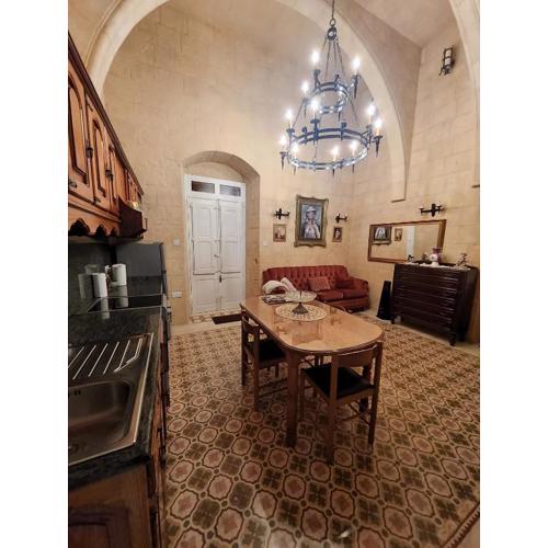 Cozy Corner House in Valletta - Authentic!