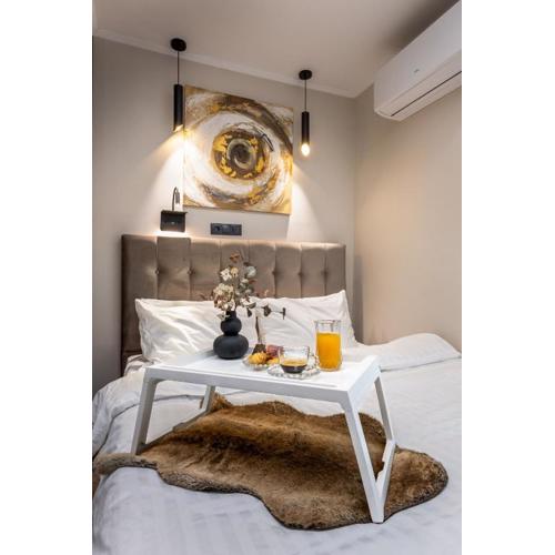 COZY DOWNTOWN APARTMENT