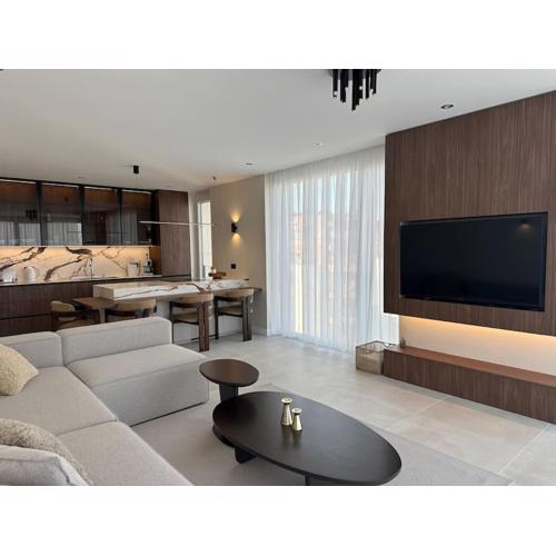 Cozy Elegant 2BR Apt + Free Parking next to Paradise Mall