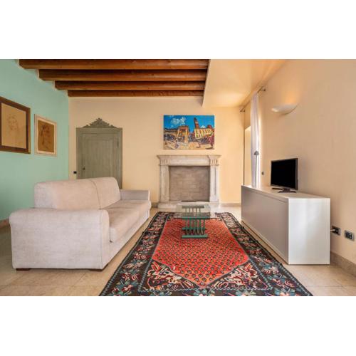 Cozy flat with balcony few steps from Arena