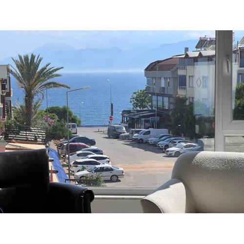 Cozy Flat with Seaview and Beach