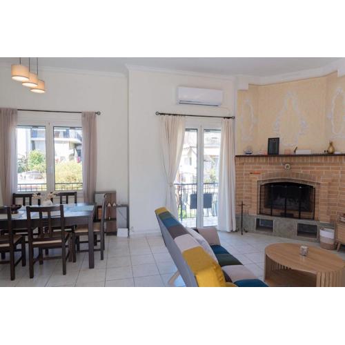 Cozy Greek Apartment
