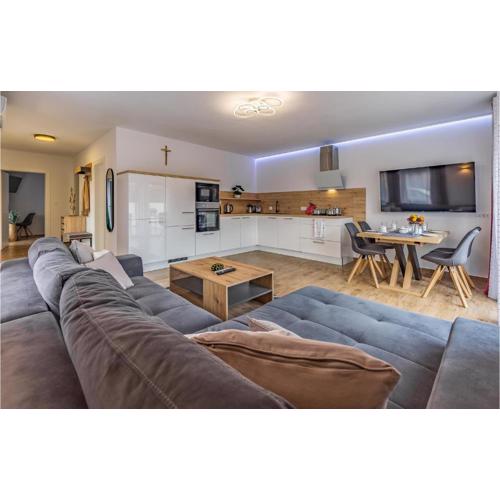 Cozy Home In Medulin With Kitchen