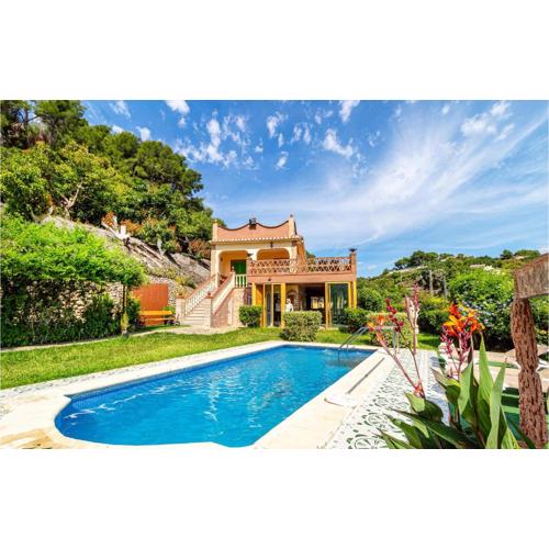 Cozy Home In Nerja With Wifi