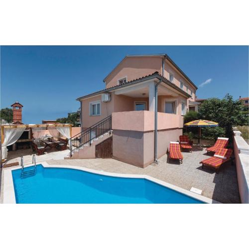 Cozy Home In Pula With Kitchen