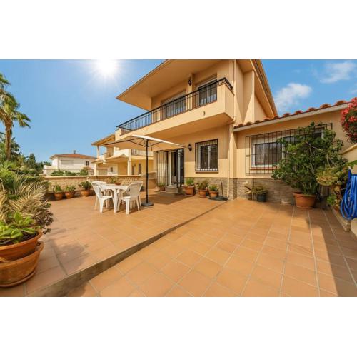 Cozy House in Salou center