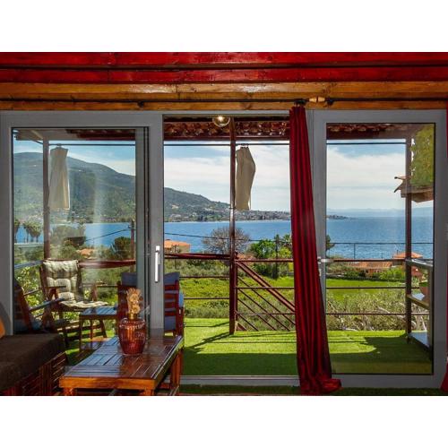 Cozy House with Amazing View and Unique Outdoor!