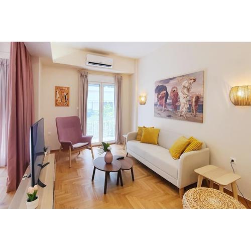 Cozy koukaki apartment