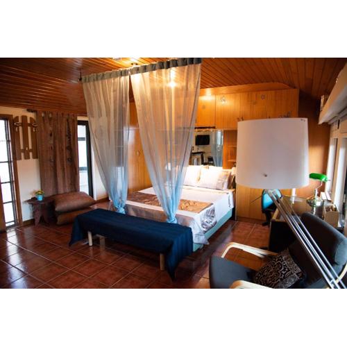 COZY LOFT (studio) 360o VIEW OF ATHENS