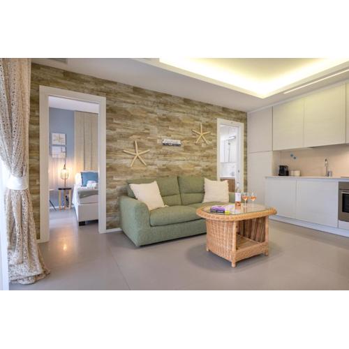 Cozy Marine Apt with Jacuzzi - 250mt from sea