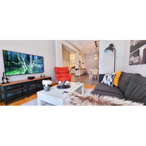 Cozy & modern apartment near Panathenaic Stadium
