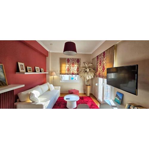 Cozy Near Acropolis by LV