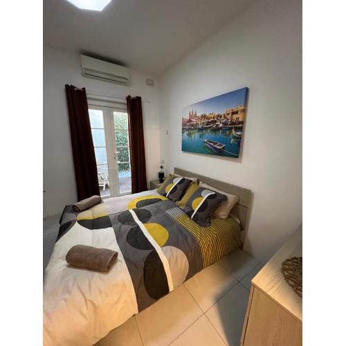 Cozy Nest: A Tiny City Charm Maisonette