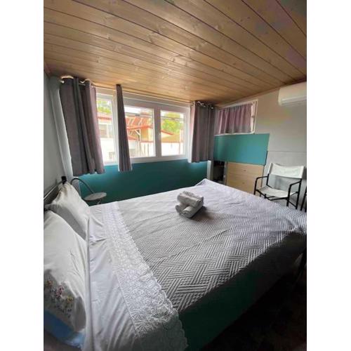 Cozy new studio few meters away from beach side.