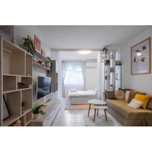 Cozy Studio - Your Home Away From Home by Flat Mаnager