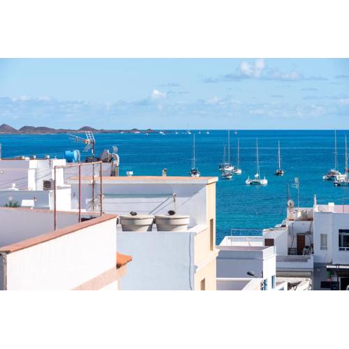Cozy Studio for Solo Traveller or Young Couple with Stunning View to the Ocean