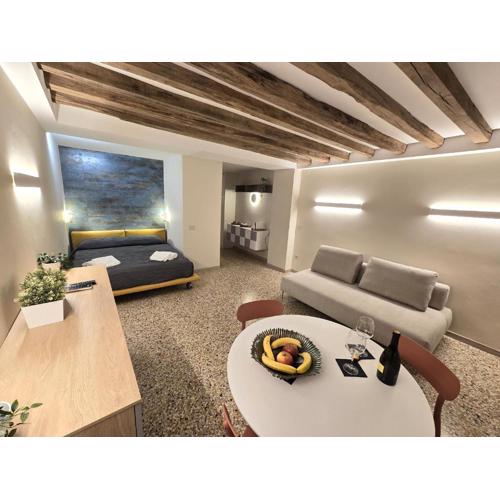 Cozy Studio with Canal View