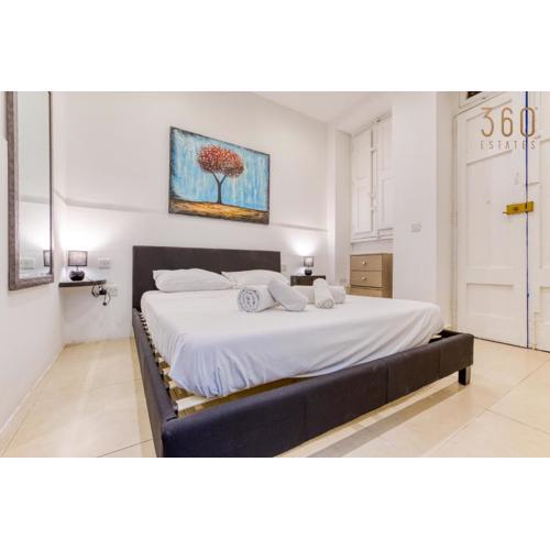 Cozy Studio with Private Backyard in Floriana by 360 Estates