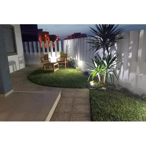Cozy & Top Apartment, Wi-Fi, Private Garden, Sea Side