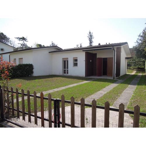 Cozy villa 150 metres from the beach