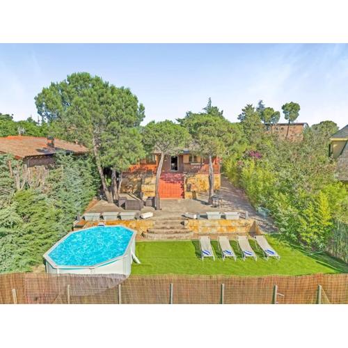 Cozy wood cabin, Casino, Pool, 25 min to Madrid Center