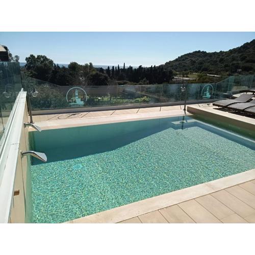 crabonaxa suites