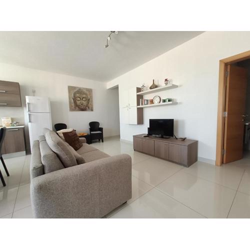 Crescent Court F
