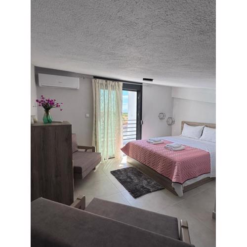 Crystal 2 Apartment Ofrinio