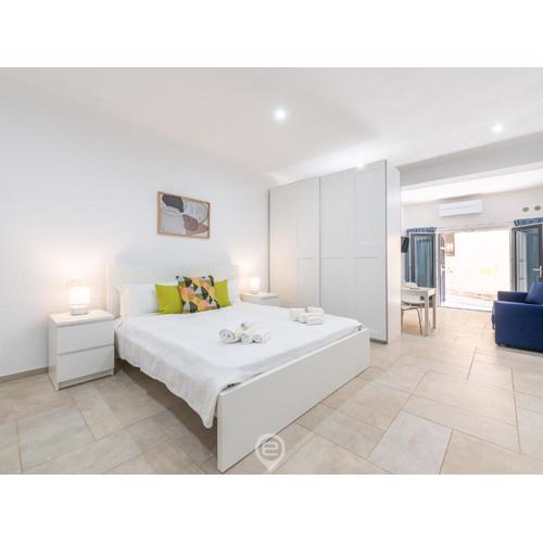 Crystal Apartment