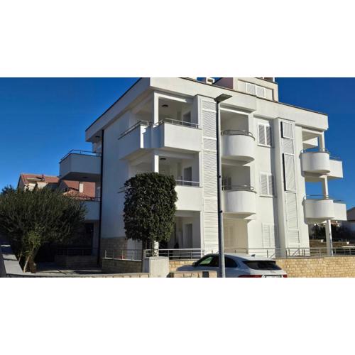 CRYSTAL WAVE Apartments