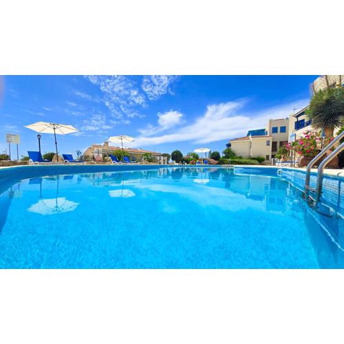 CSS Calm Smart Superior 2BD with Private Yard
