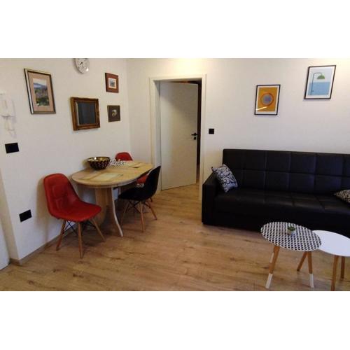 Cute Apartment Marla Art close to Center