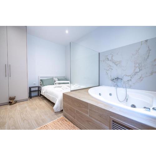 Cute apartment with jacuzzi