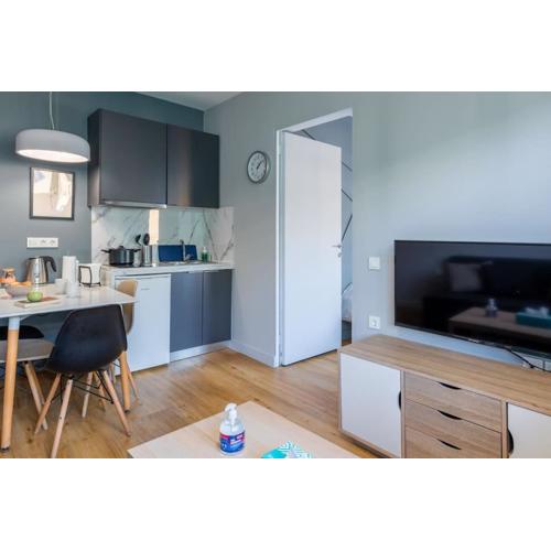 Cute, bright and cozy flat 5 min walk to Acropolis