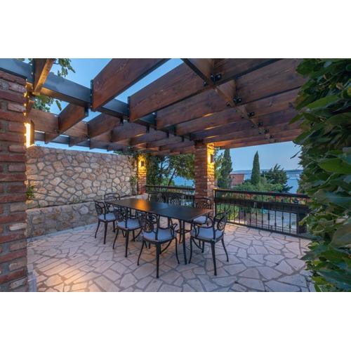 Cvrk Family House Novi Vinodolski