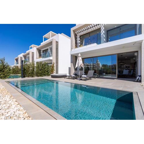 Cyan 3-Bedroom Villa in Protaras