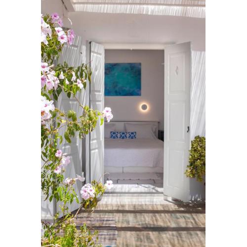 Cycladic family home and gardens \