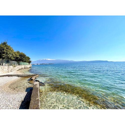 D1MORA LagoBlu - private beach and lake view