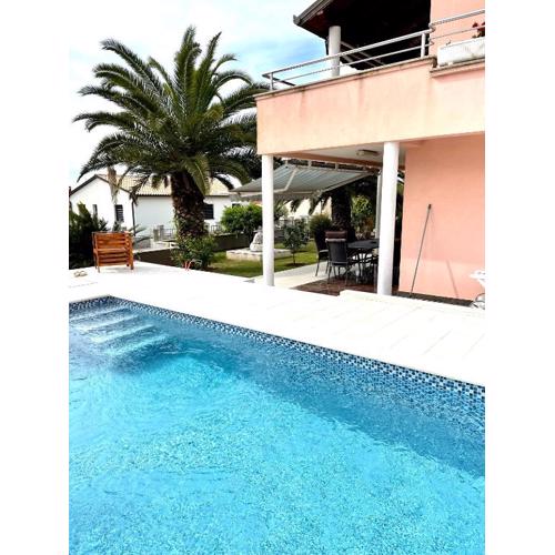 D&A Apartment with private swimming pool