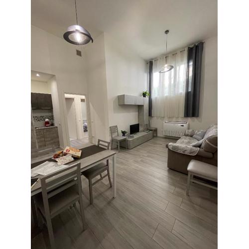 Da Lenny the Grey Apartment
