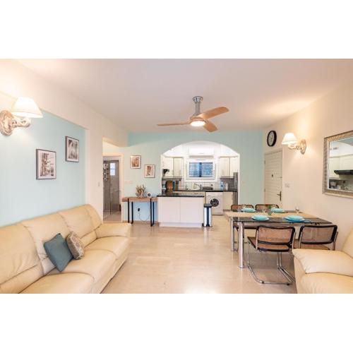 Dalia Seaside 2 Bedroom Apartment with Pool & Garden