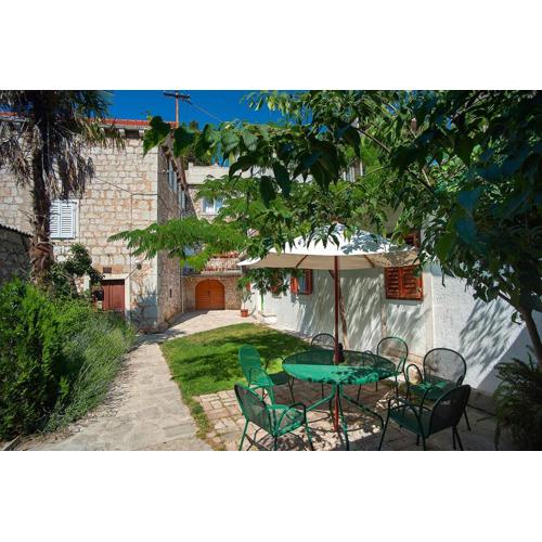 Dalmatian Garden - FREE parking - city centre