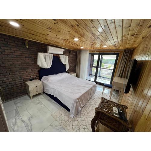 Daly Resort 3
