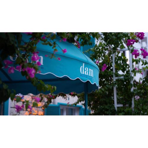 DAM HOTEL LARA