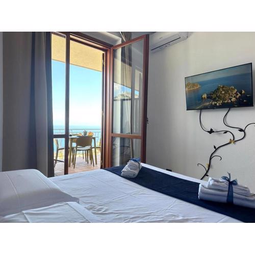 Dama View Apartment by Taormina Holidays