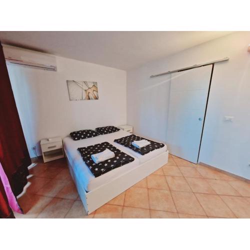 DAMIAN APARTMENTs