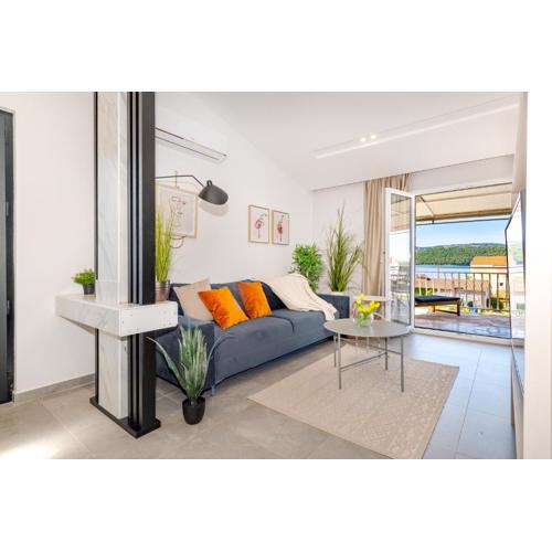 DANICA Luxury SeaSide Apartment