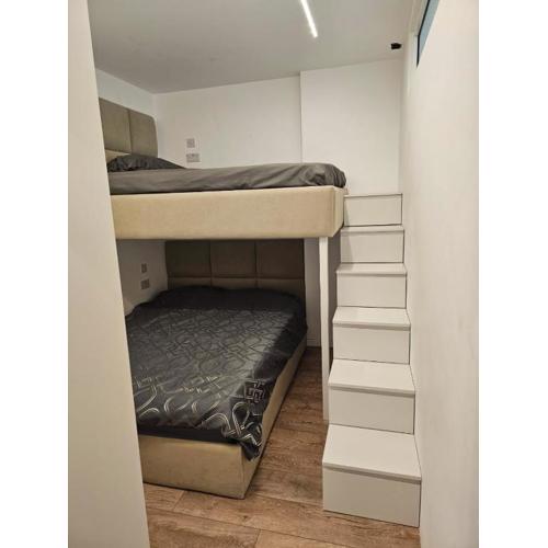Dan’s Luxury Apartment