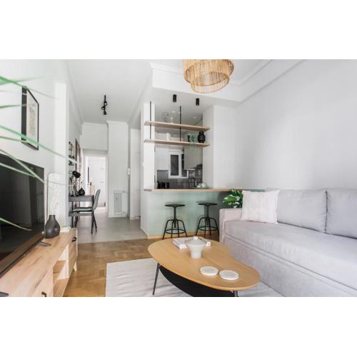 Dazzling 1BR Apartment in Koukaki by UPSTREET