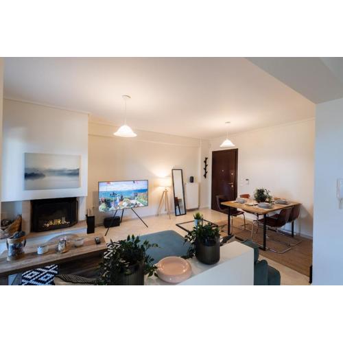 Dazzling and Stylish 2BR Apartment in Marousi